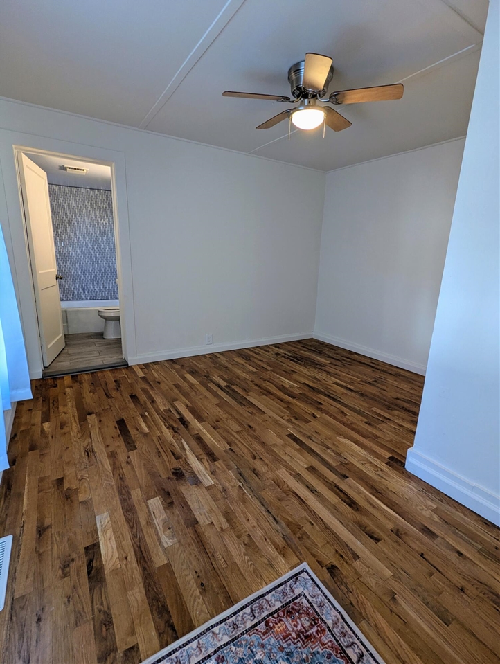 27 W Wood Street, Newaygo, MI, 49337-8992