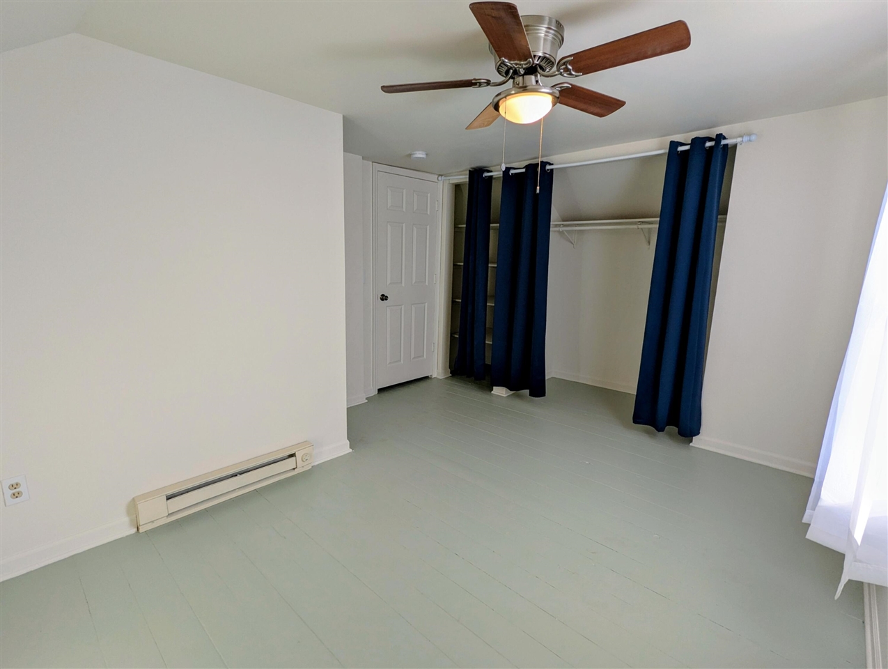 27 W Wood Street, Newaygo, MI, 49337-8992