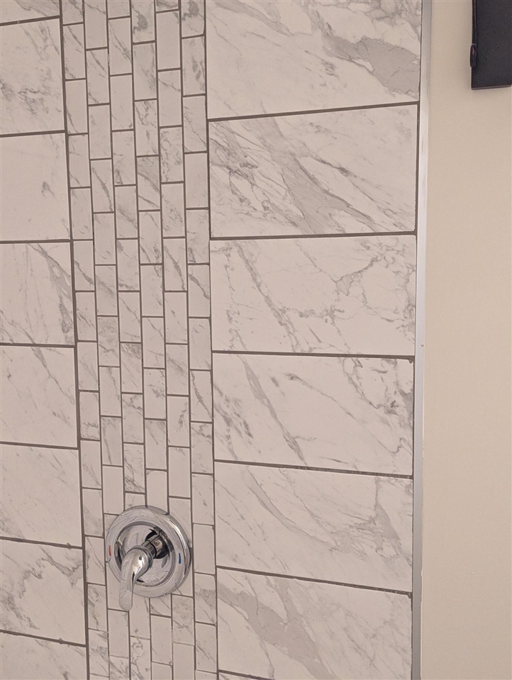 27 W Wood Street, Newaygo, MI, 49337-8992