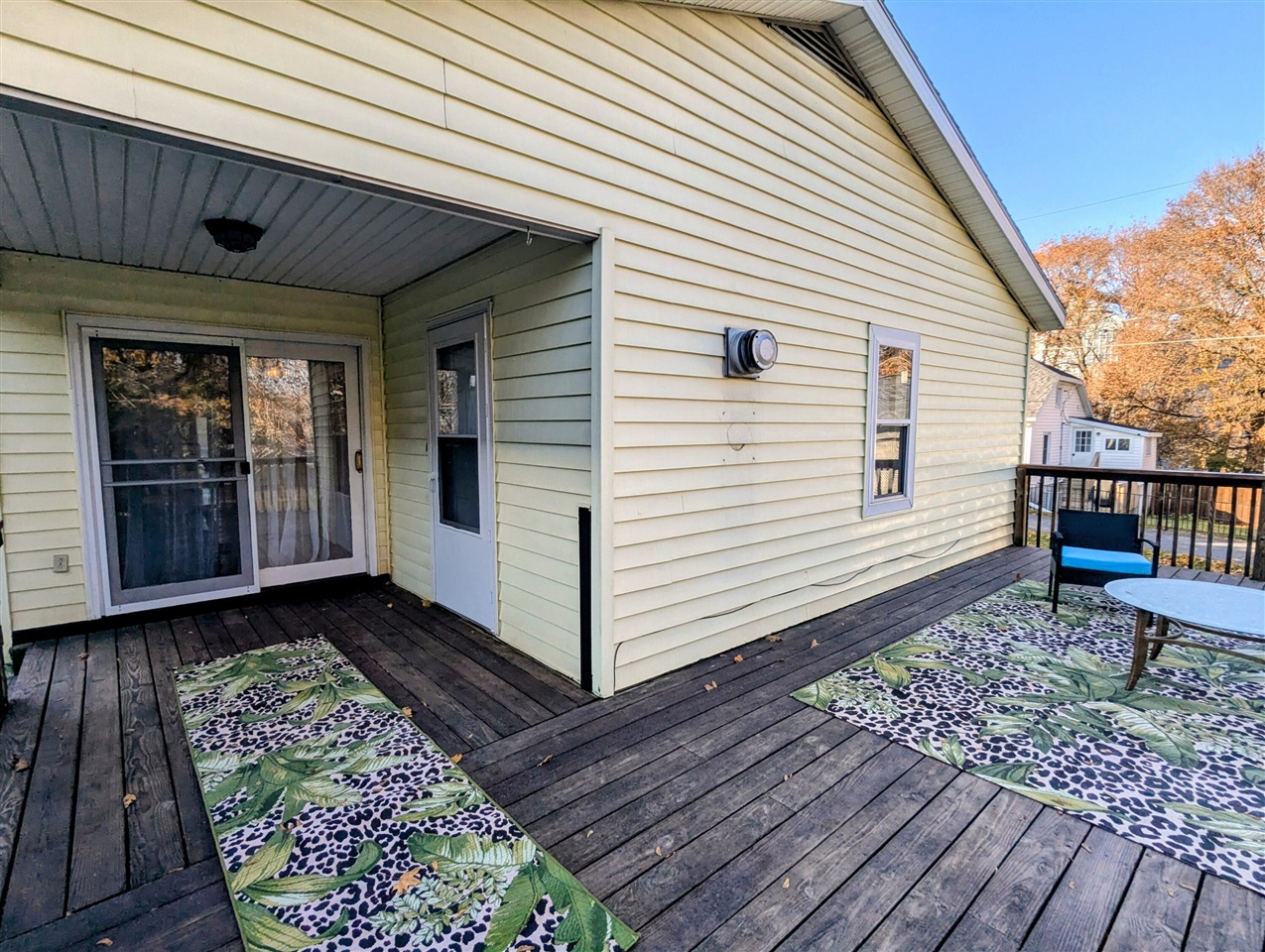 27 W Wood Street, Newaygo, MI, 49337-8992