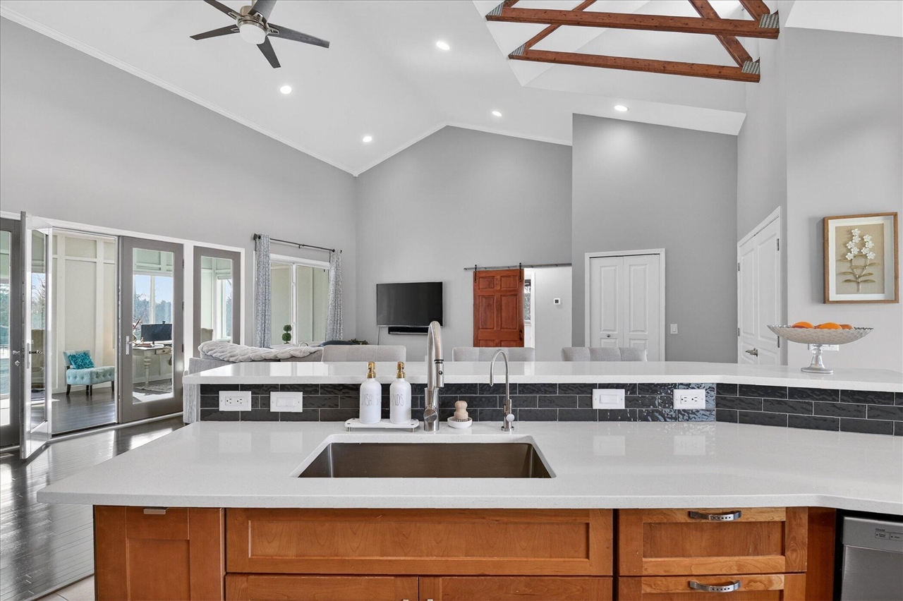 3909 Ann Arbor-Saline Road, Ann Arbor, MI, 48103