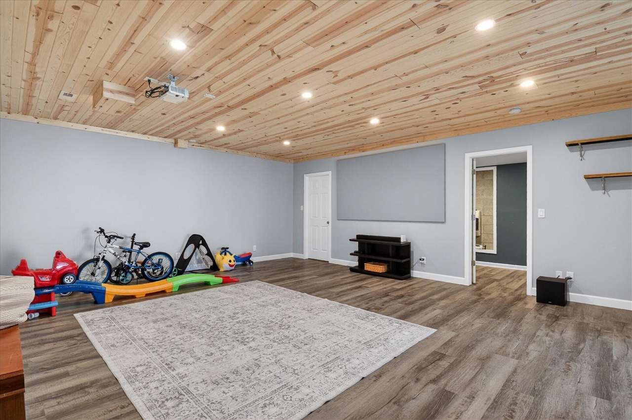 3909 Ann Arbor-Saline Road, Ann Arbor, MI, 48103