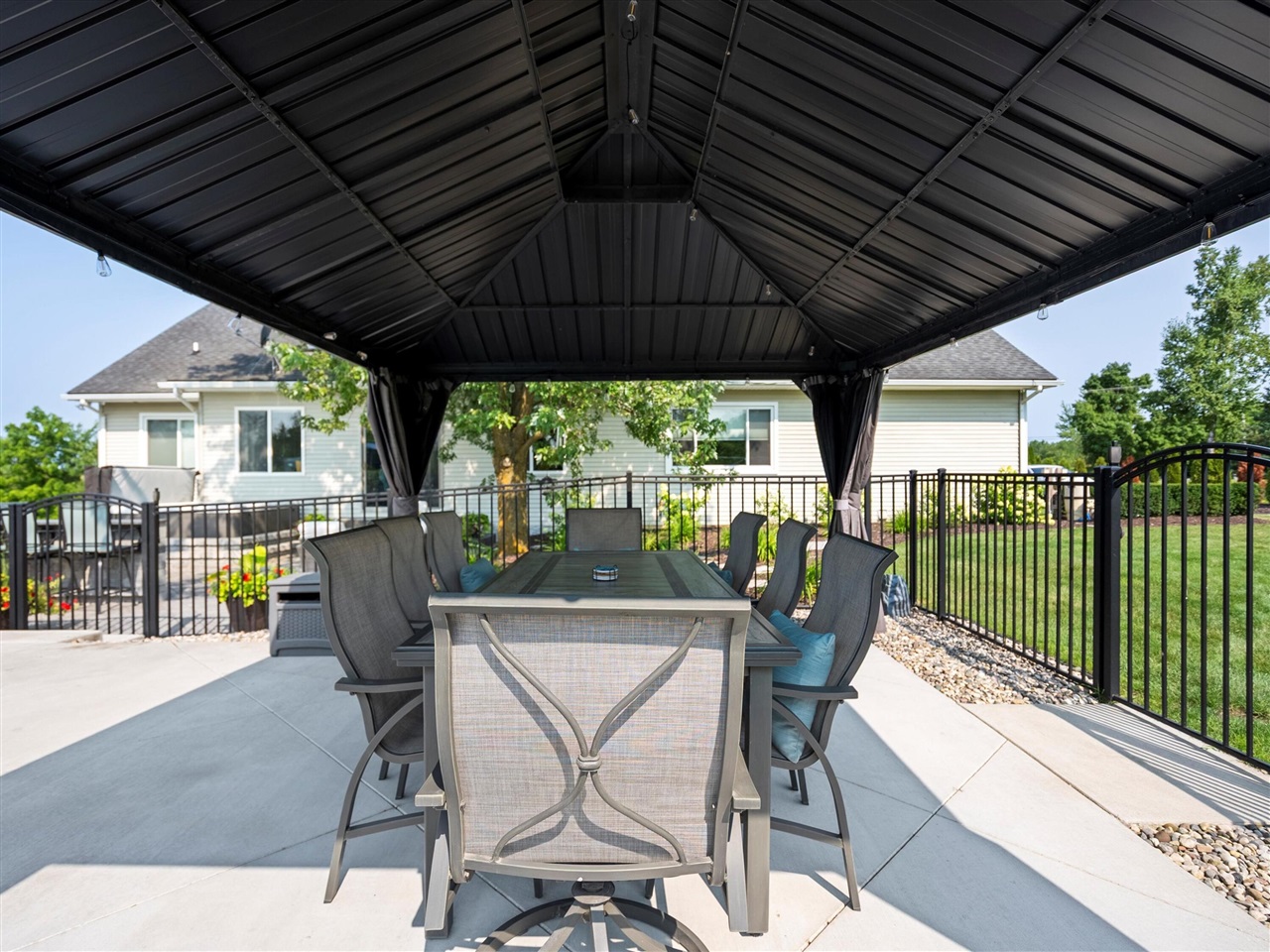 3909 Ann Arbor-Saline Road, Ann Arbor, MI, 48103