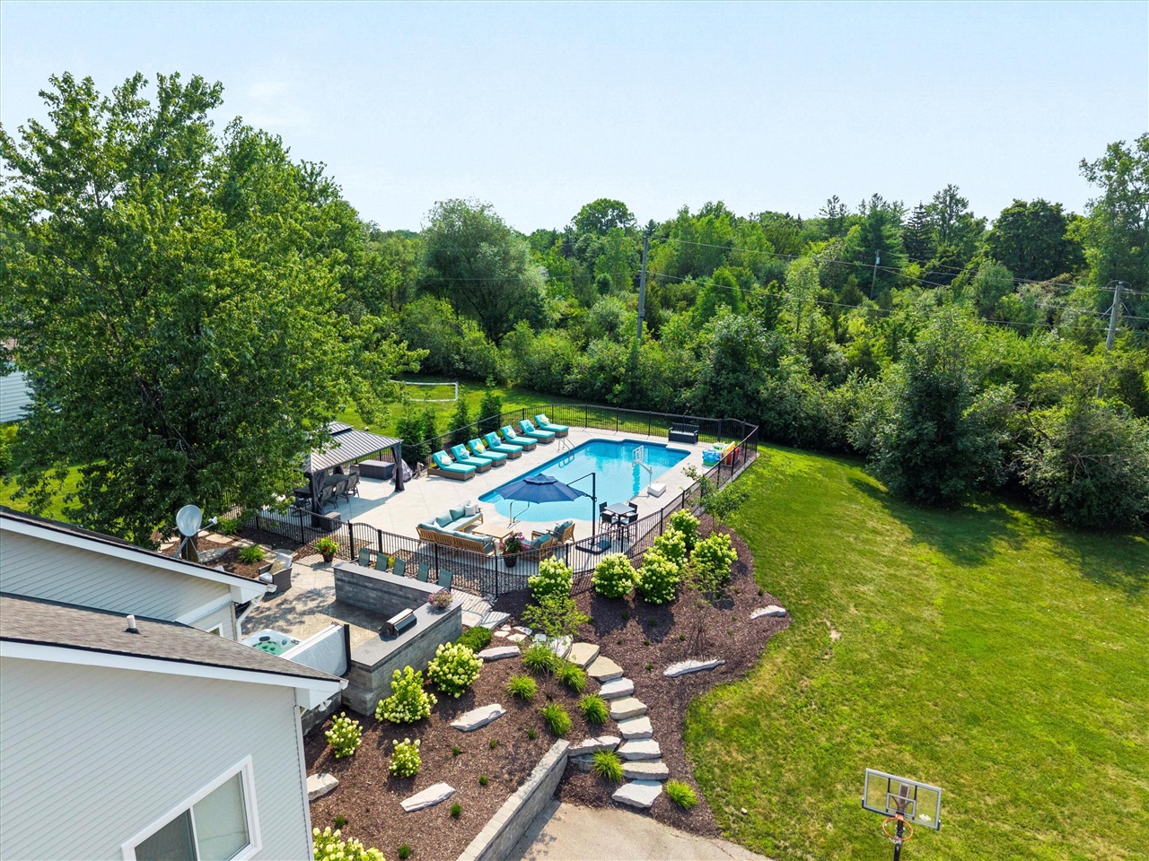 3909 Ann Arbor-Saline Road, Ann Arbor, MI, 48103