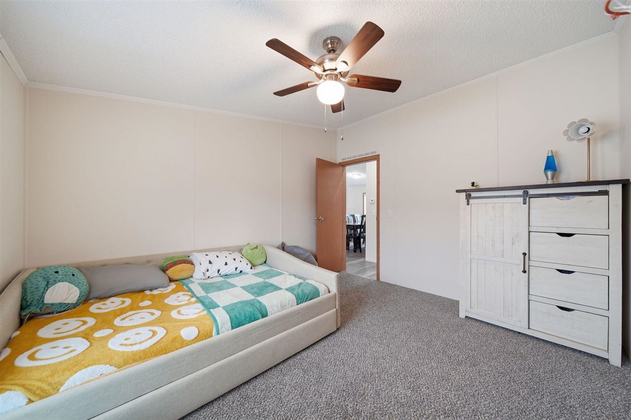 260 Storr, Adrian, MI, 49221