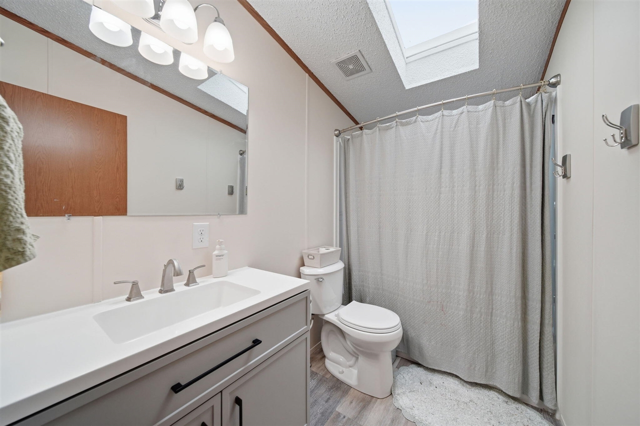 260 Storr, Adrian, MI, 49221