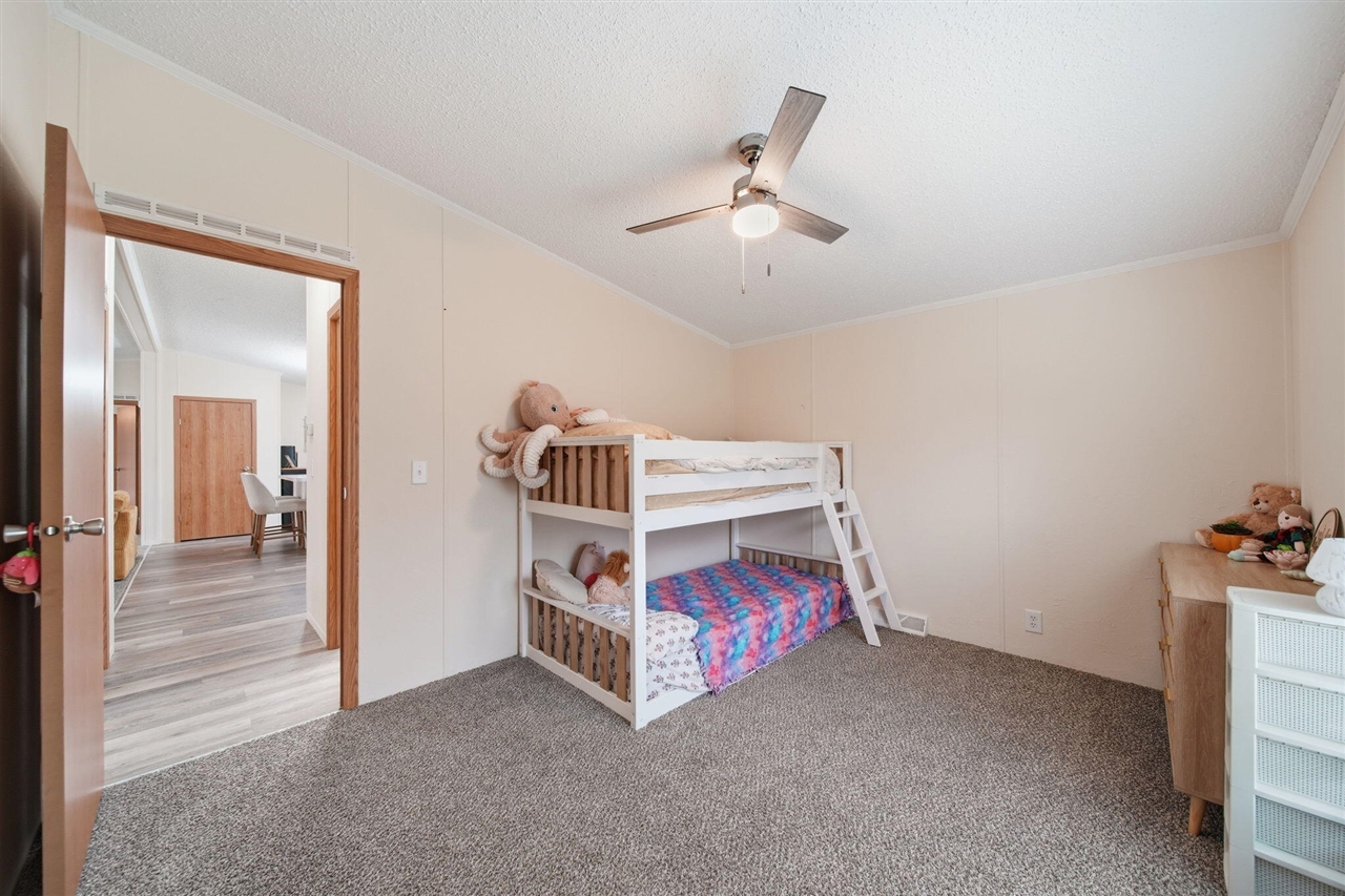 260 Storr, Adrian, MI, 49221