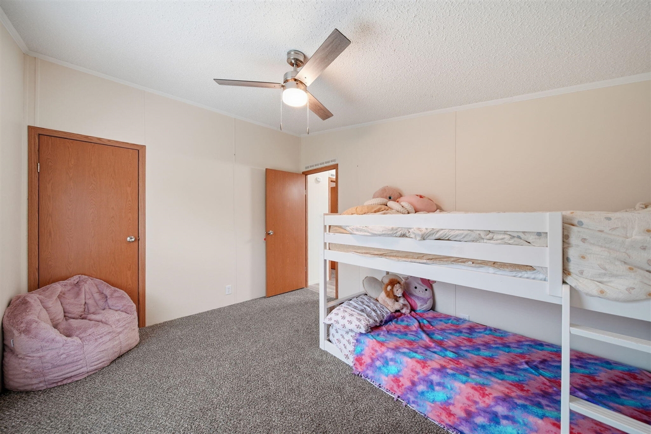 260 Storr, Adrian, MI, 49221