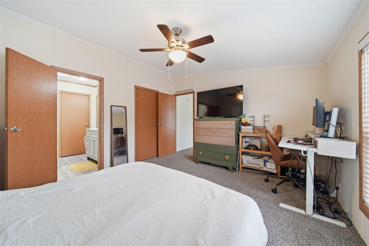 260 Storr, Adrian, MI, 49221