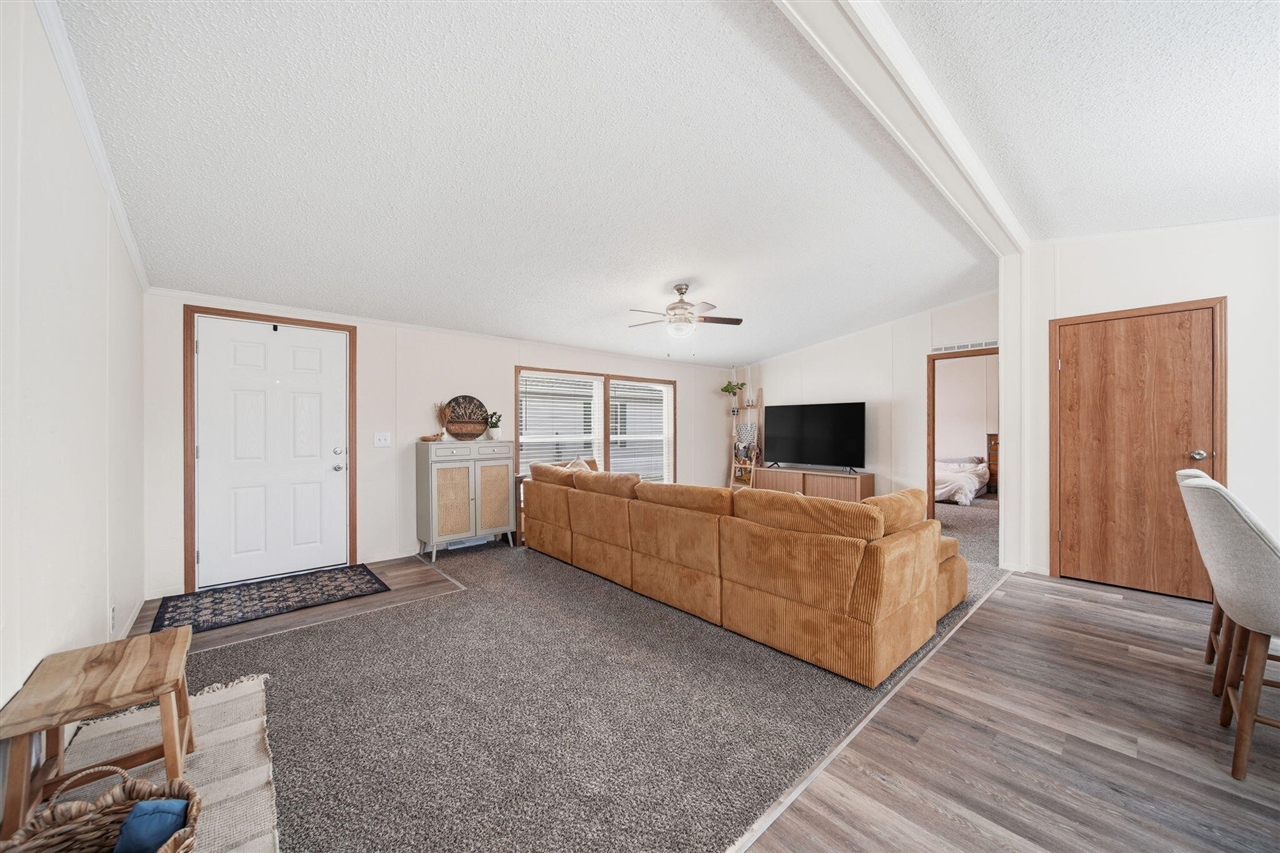 260 Storr, Adrian, MI, 49221