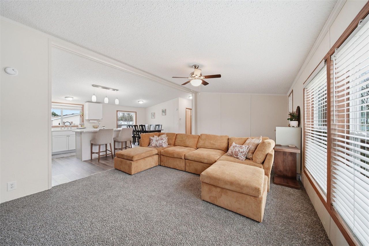 260 Storr, Adrian, MI, 49221