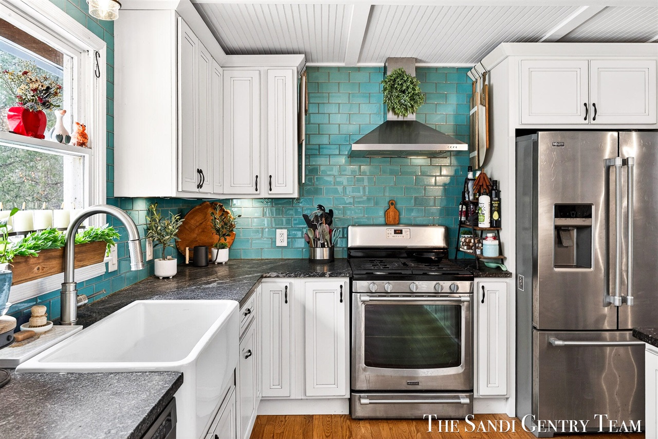 10816 168th Avenue, Grand Haven, MI, 49417-9637