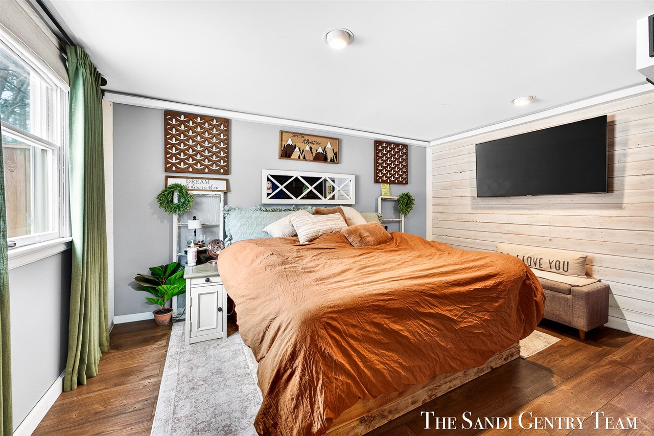 10816 168th Avenue, Grand Haven, MI, 49417-9637