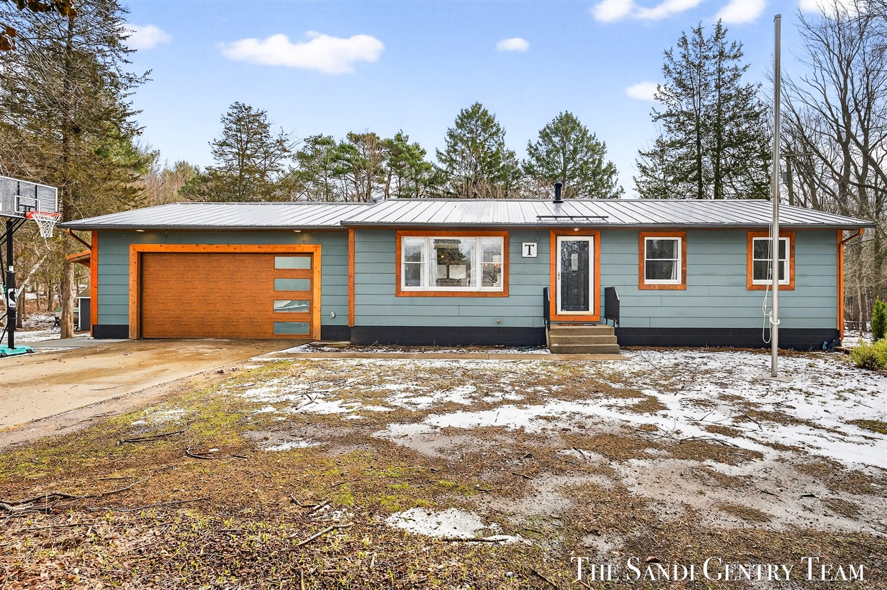 10816 168th Avenue, Grand Haven, MI, 49417-9637