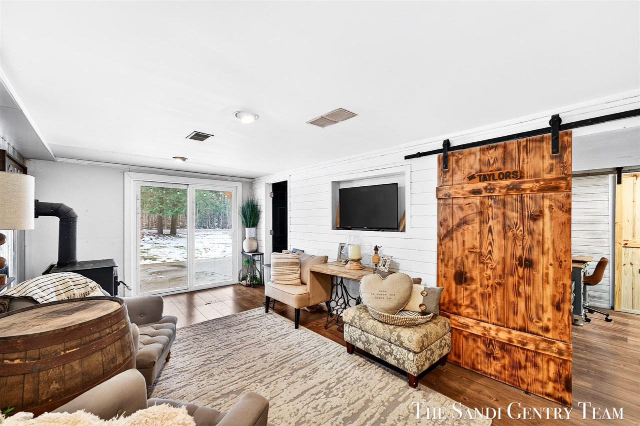 10816 168th Avenue, Grand Haven, MI, 49417-9637