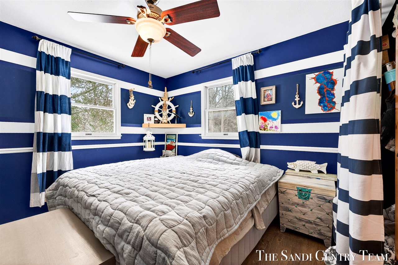 10816 168th Avenue, Grand Haven, MI, 49417-9637