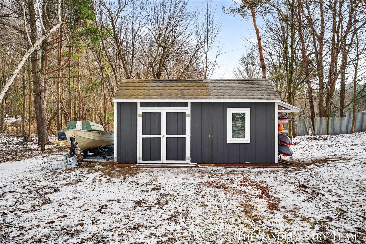 10816 168th Avenue, Grand Haven, MI, 49417-9637