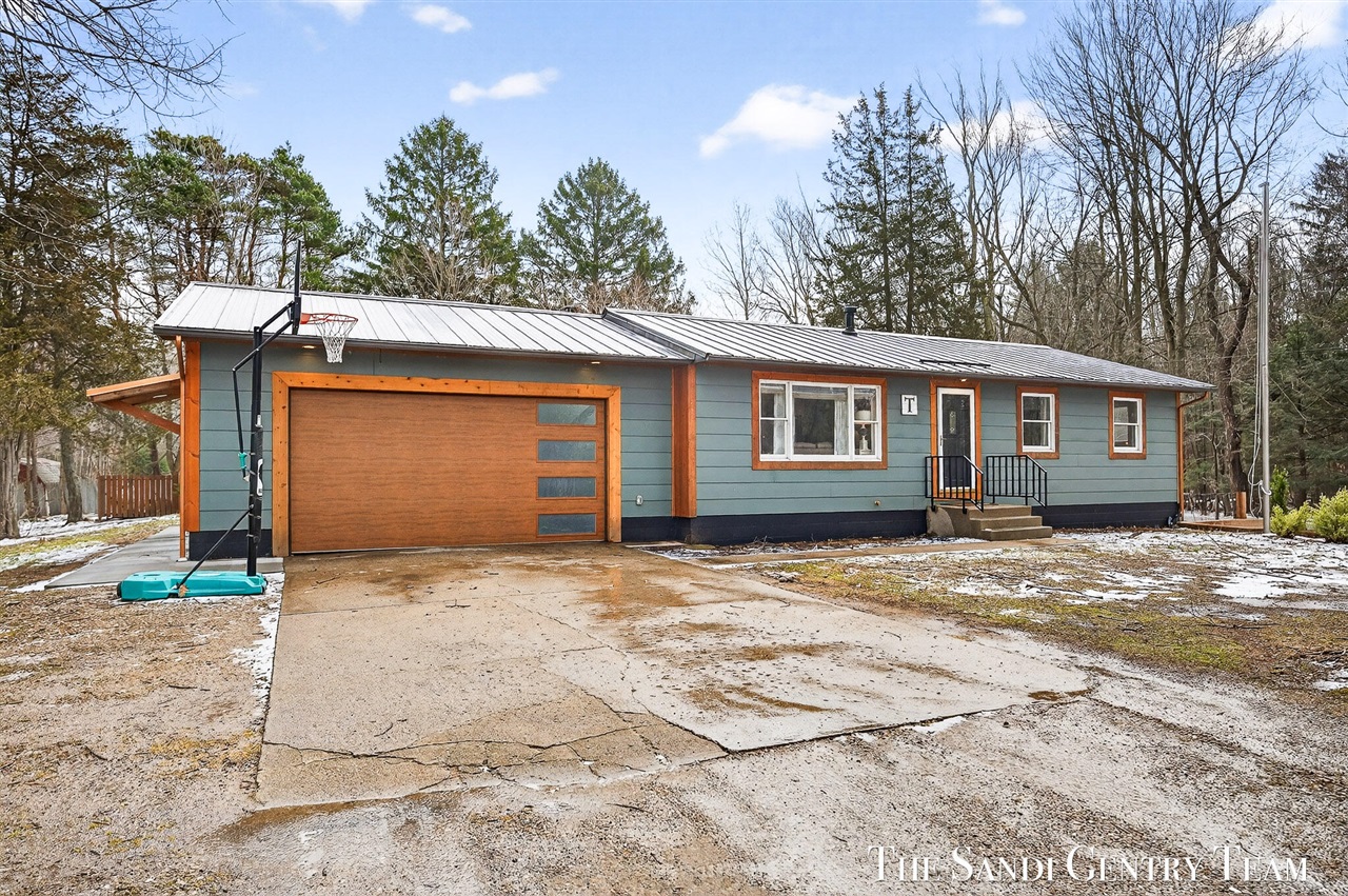 10816 168th Avenue, Grand Haven, MI, 49417-9637