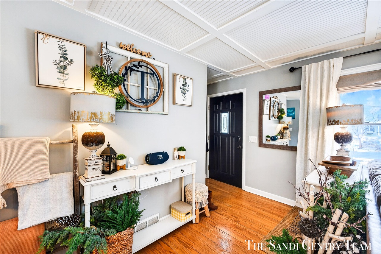 10816 168th Avenue, Grand Haven, MI, 49417-9637