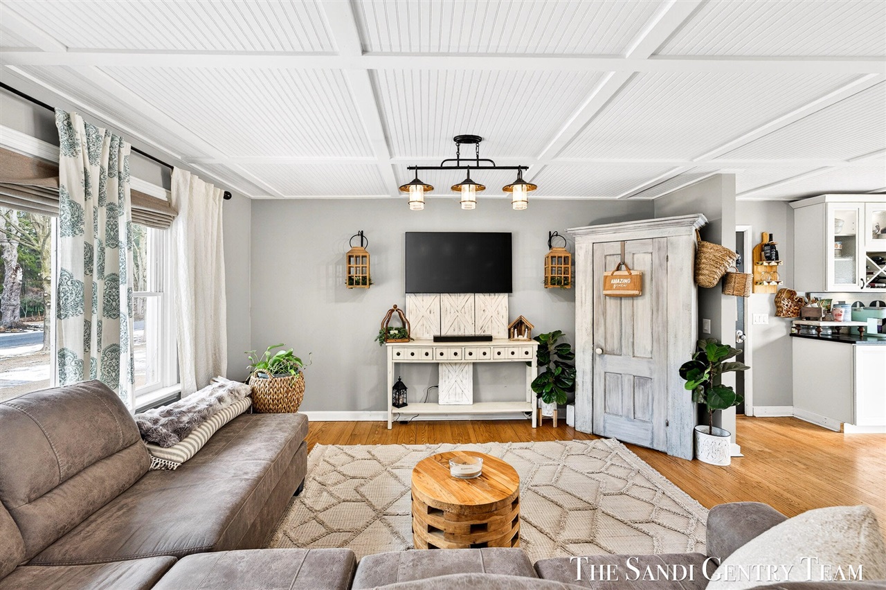 10816 168th Avenue, Grand Haven, MI, 49417-9637