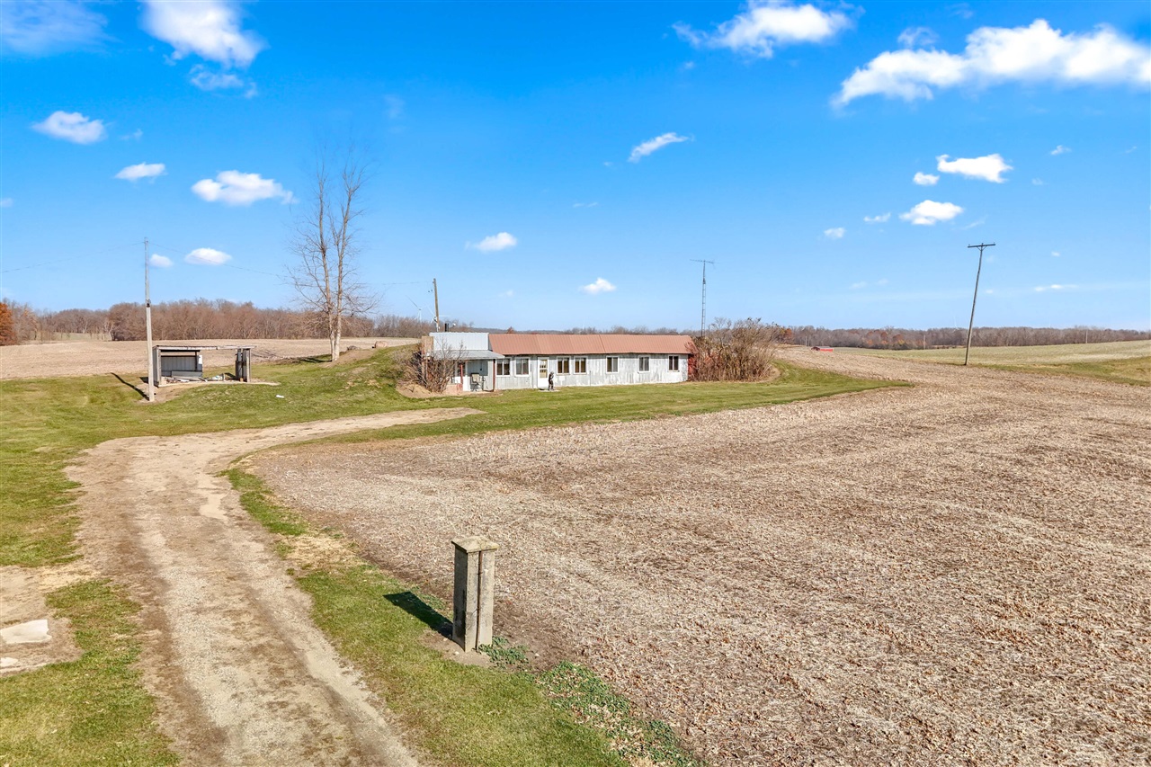 10720 E Bacon Road, Pittsford, MI, 49271-9639