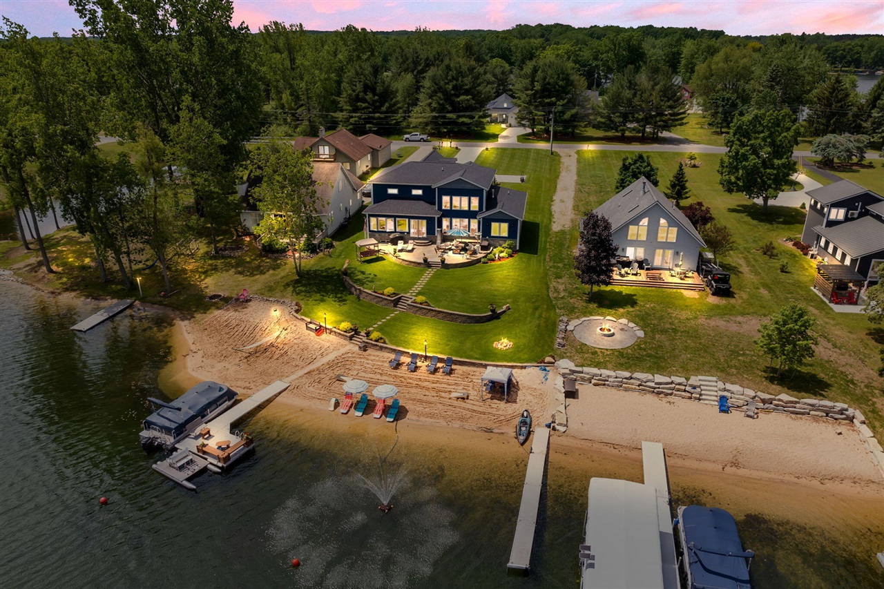 7140 Holiday Drive, Canadian Lakes, MI, 49346-9739