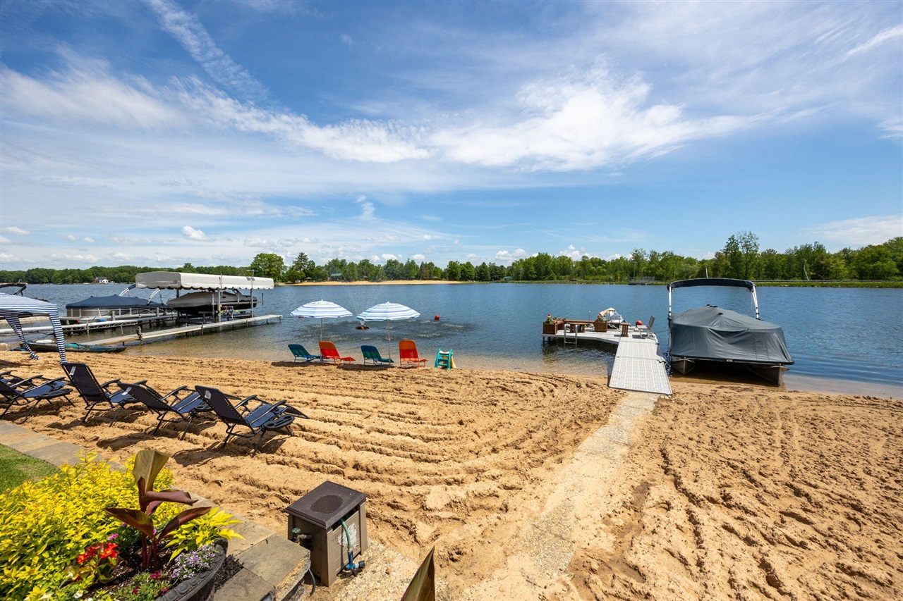 7140 Holiday Drive, Canadian Lakes, MI, 49346-9739