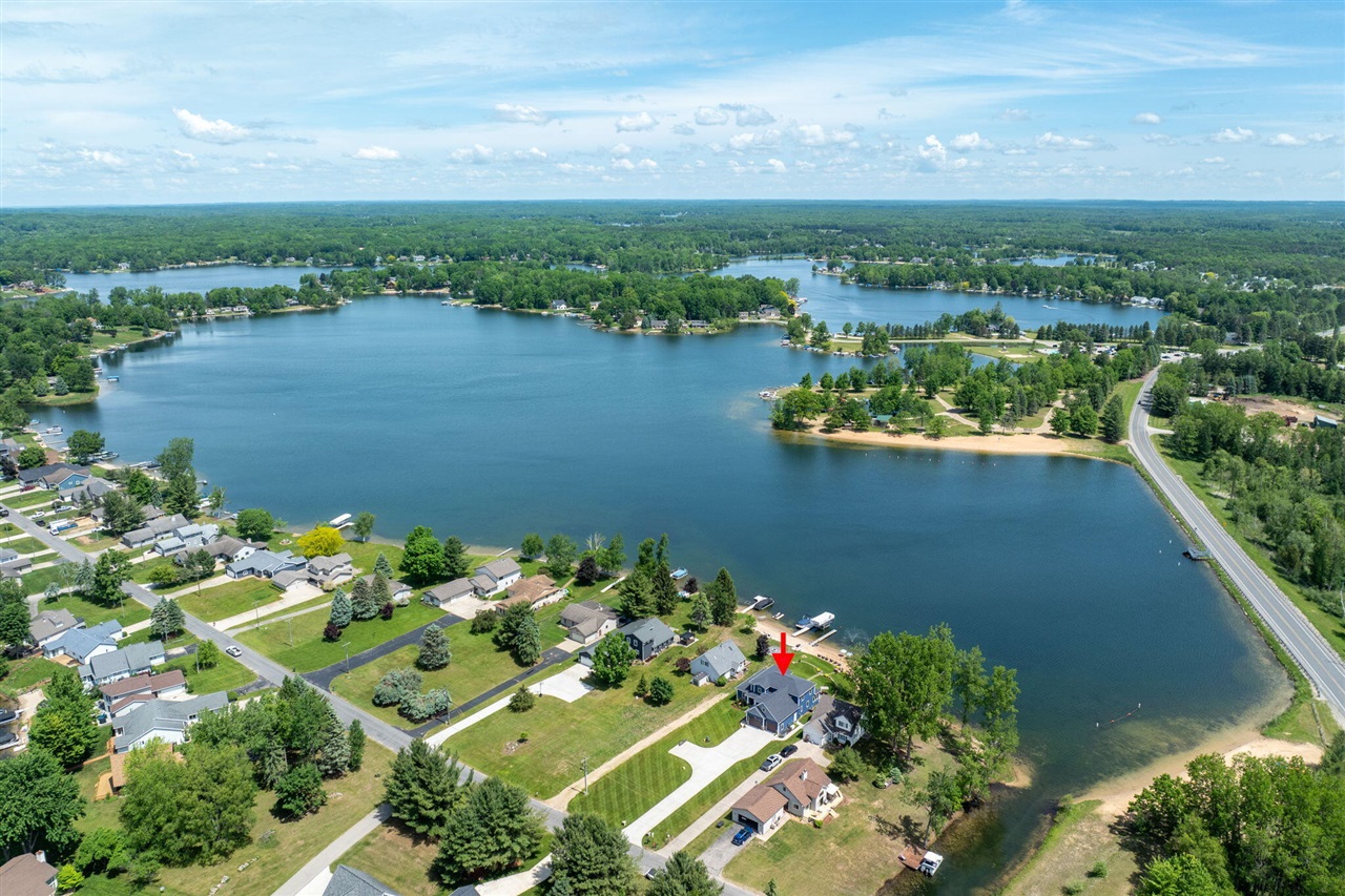 7140 Holiday Drive, Canadian Lakes, MI, 49346-9739