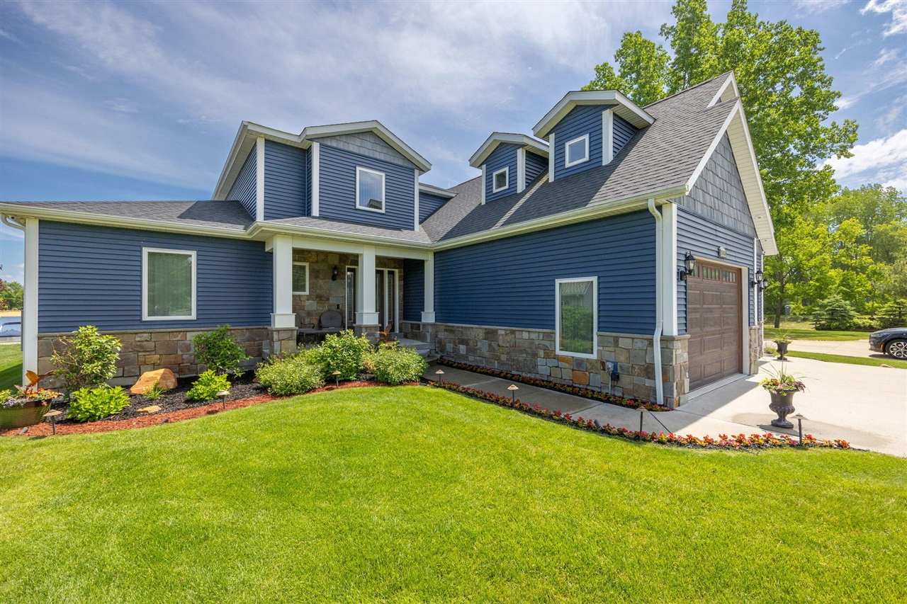7140 Holiday Drive, Canadian Lakes, MI, 49346-9739