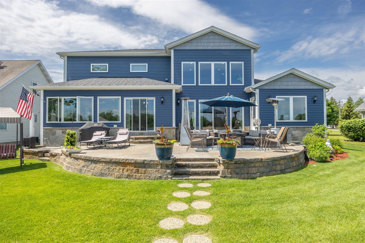 7140 Holiday Drive, Canadian Lakes, MI, 49346-9739