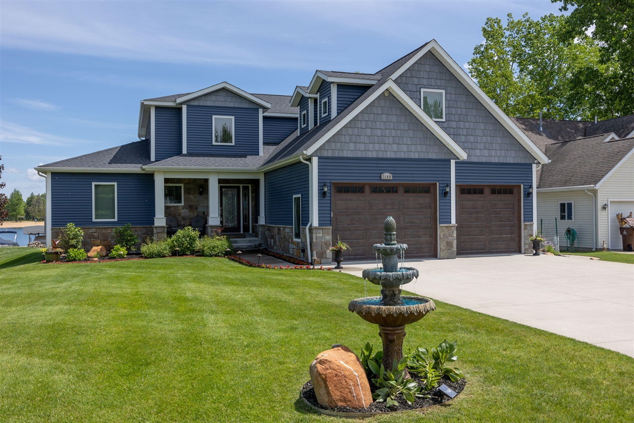 7140 Holiday Drive, Canadian Lakes, MI, 49346-9739