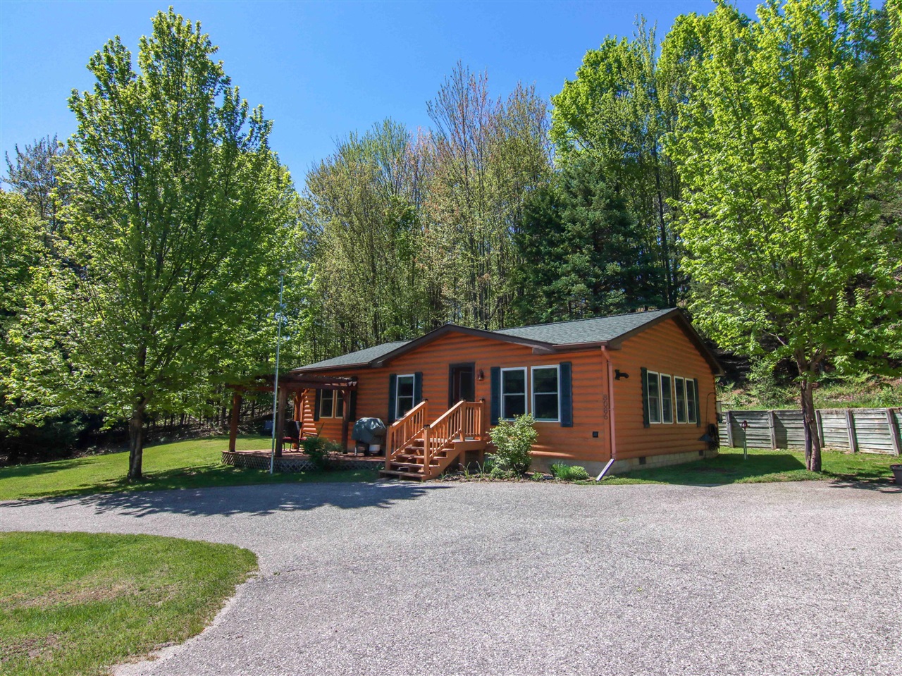 8086 Narrow Gauge Road, Beulah, MI, 49617-9792
