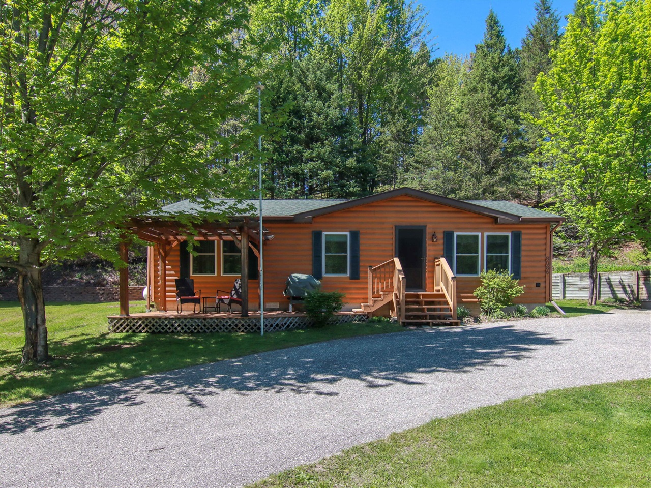 8086 Narrow Gauge Road, Beulah, MI, 49617-9792