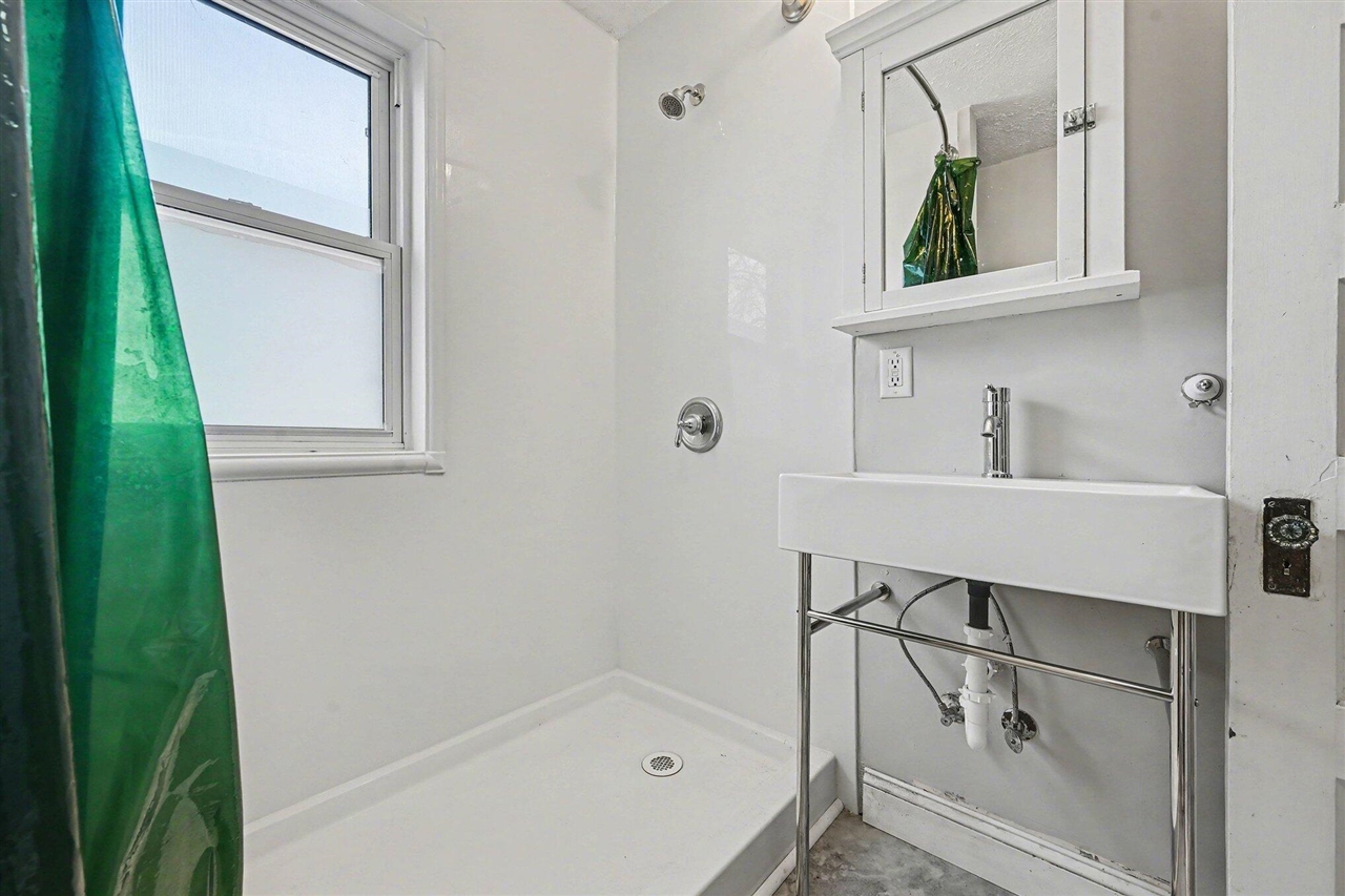 1113 Egleston Avenue, Kalamazoo, MI, 49001-3857