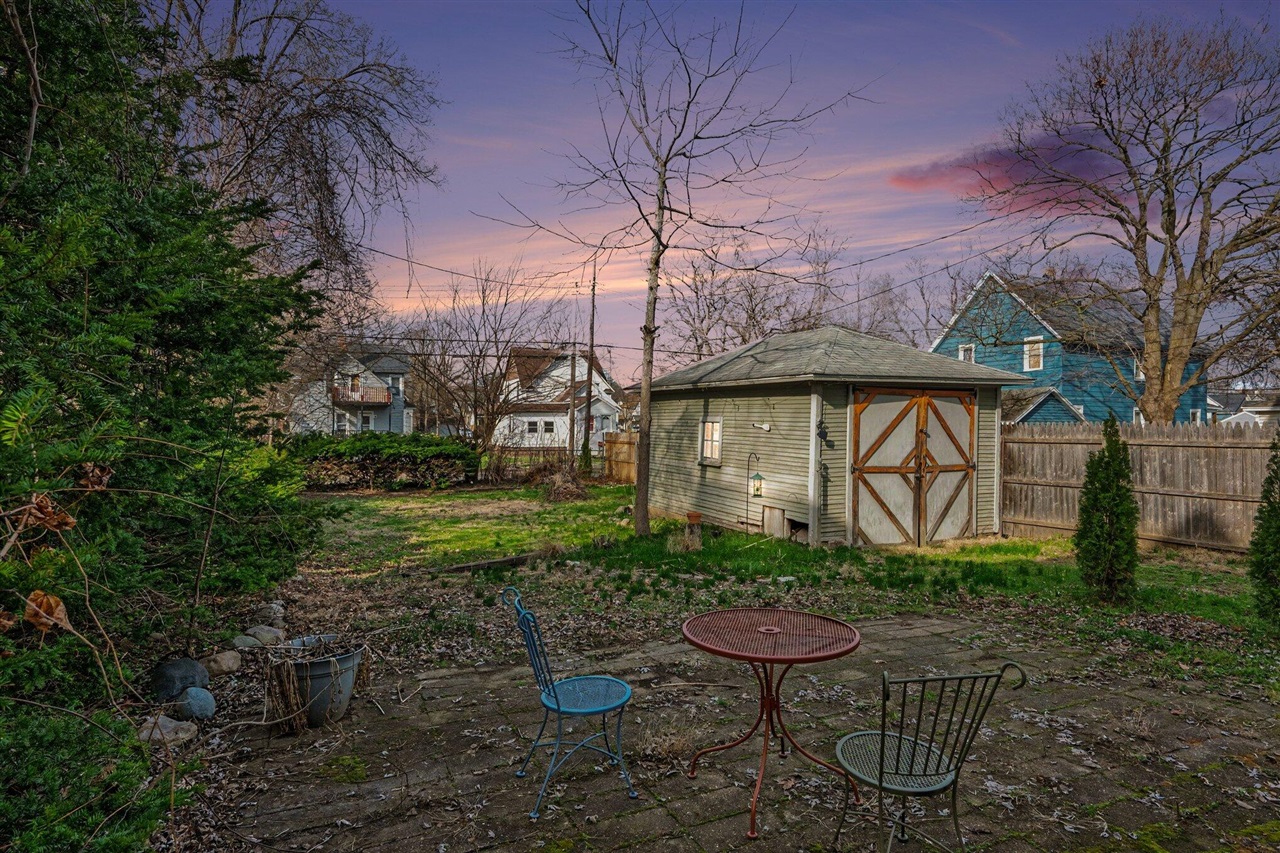 1113 Egleston Avenue, Kalamazoo, MI, 49001-3857