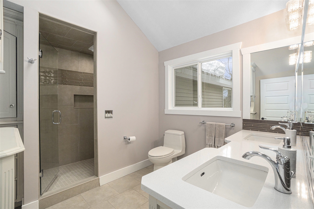 26 Edwards Avenue, Grand Haven, MI, 49417-1734