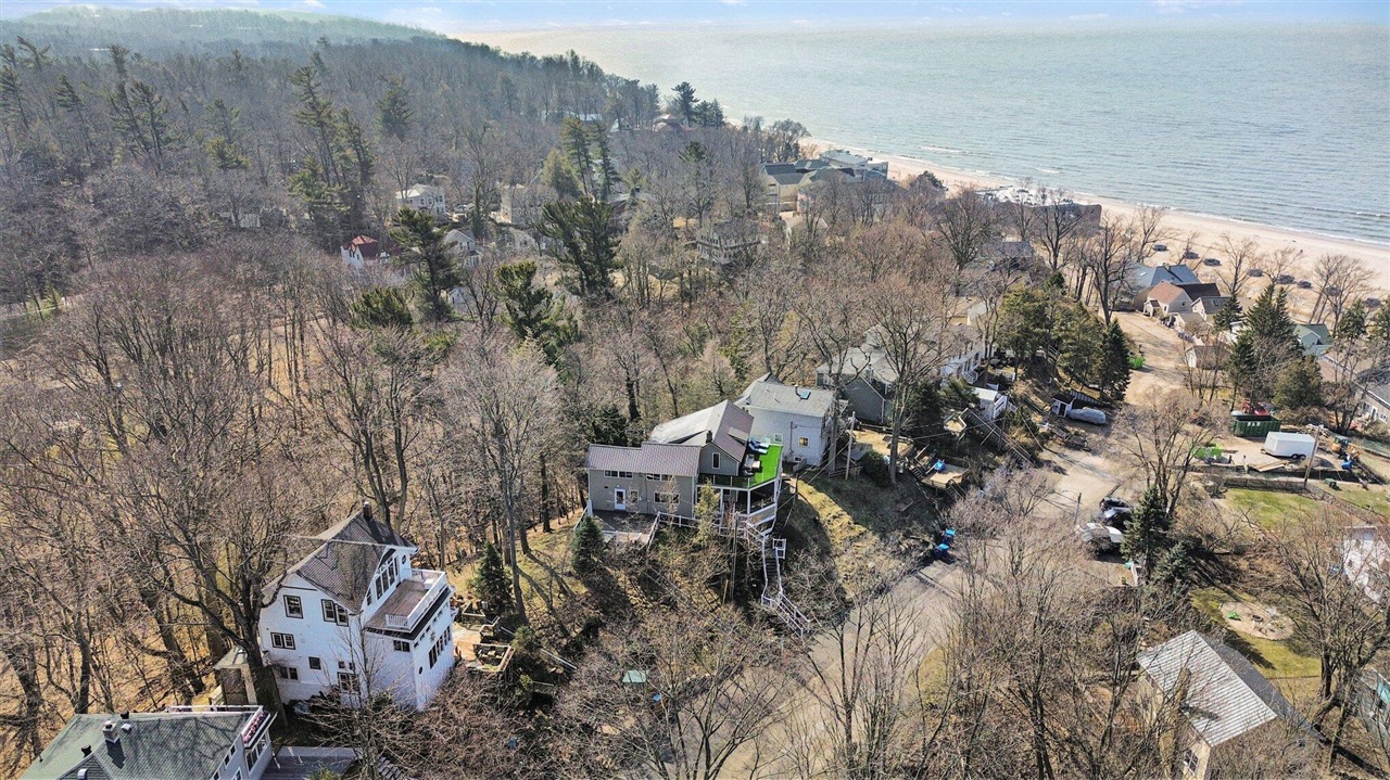 26 Edwards Avenue, Grand Haven, MI, 49417-1734