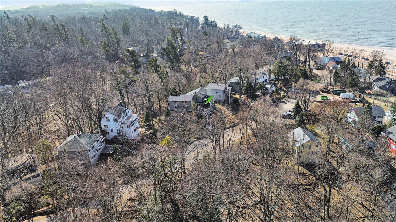 26 Edwards Avenue, Grand Haven, MI, 49417-1734