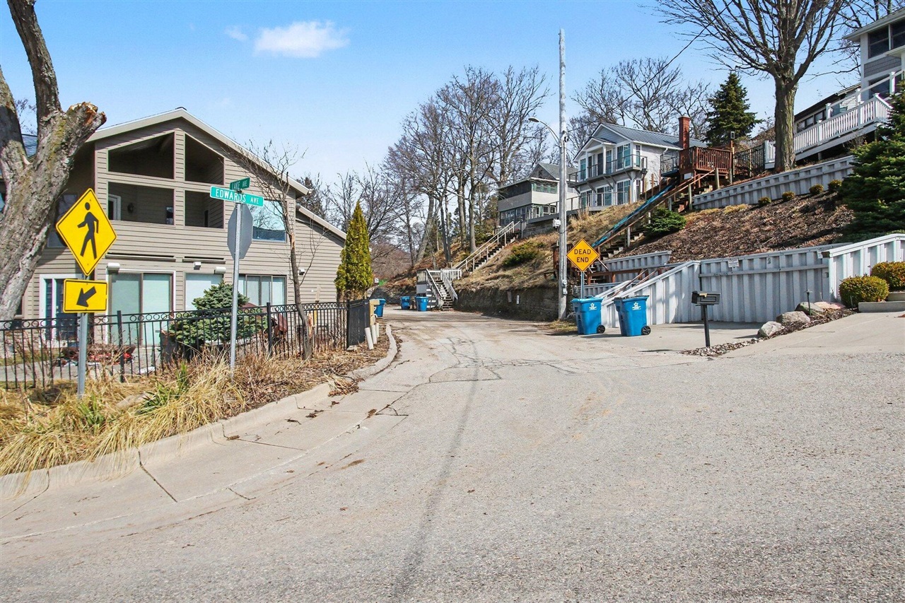 26 Edwards Avenue, Grand Haven, MI, 49417-1734
