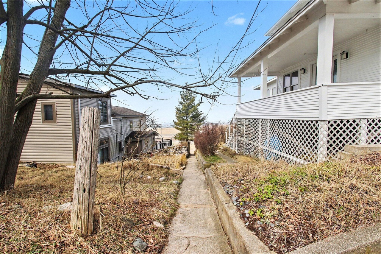 26 Edwards Avenue, Grand Haven, MI, 49417-1734