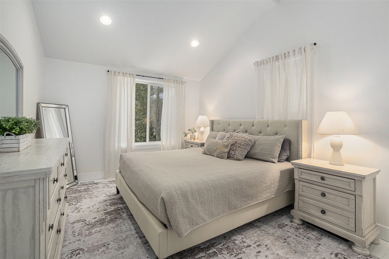 26 Edwards Avenue, Grand Haven, MI, 49417-1734