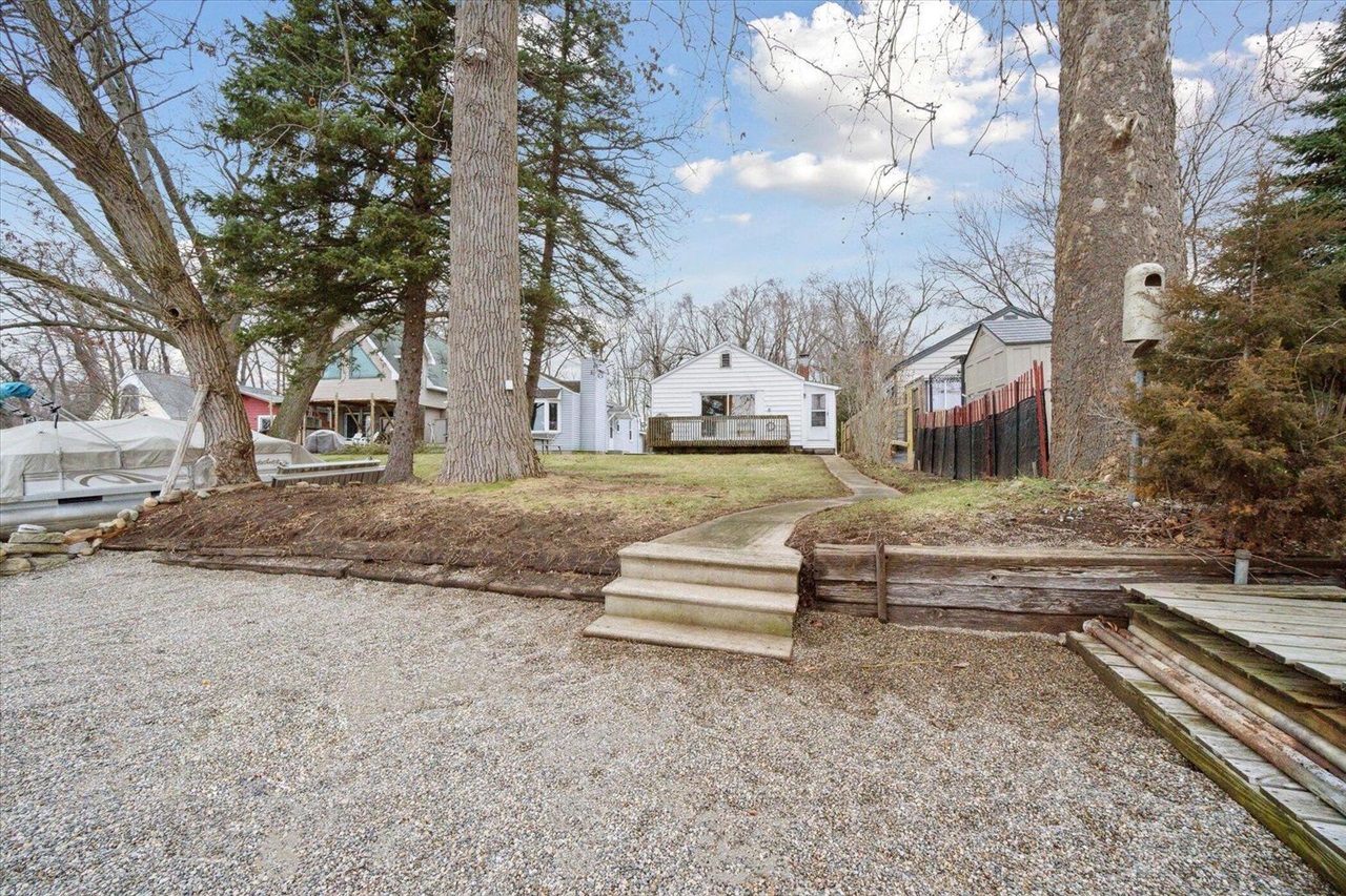 107 Studer Drive, Grass Lake, MI, 49240