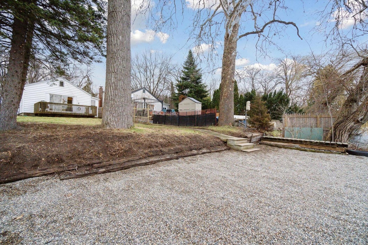 107 Studer Drive, Grass Lake, MI, 49240