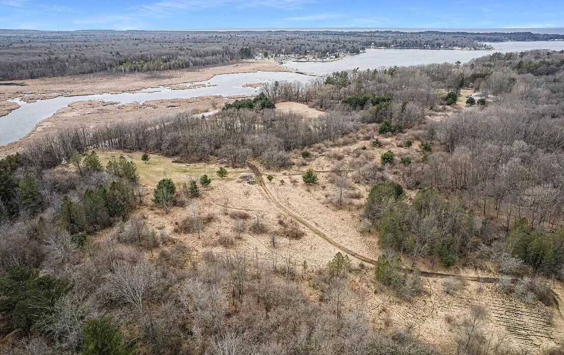 4832 W Monroe Road, Pentwater, MI, 49449-8910