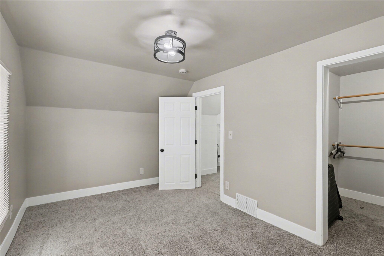 239 E Isabella Avenue, Muskegon, MI, 49442-3524