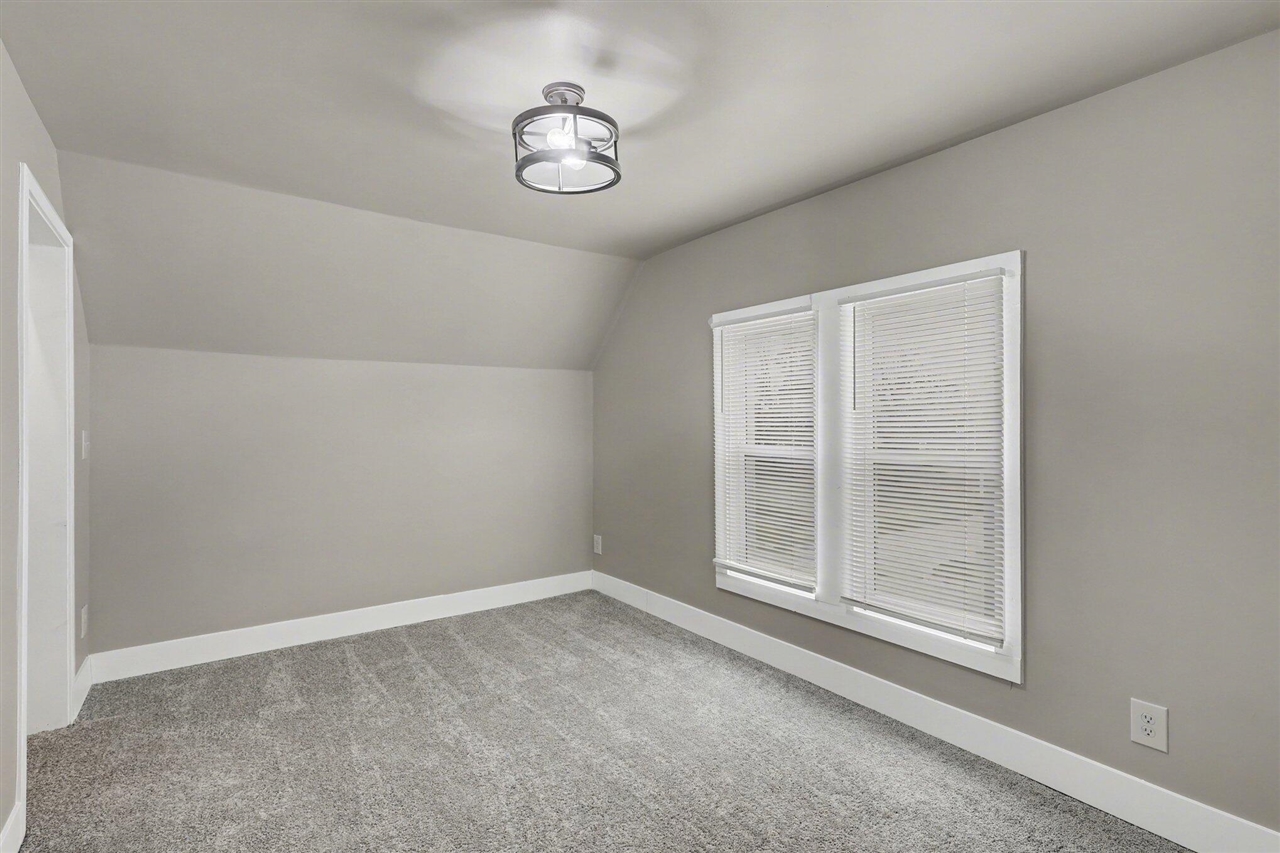 239 E Isabella Avenue, Muskegon, MI, 49442-3524