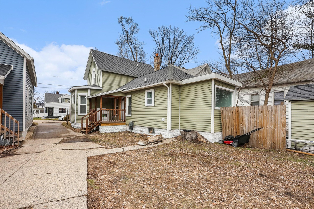 239 E Isabella Avenue, Muskegon, MI, 49442-3524