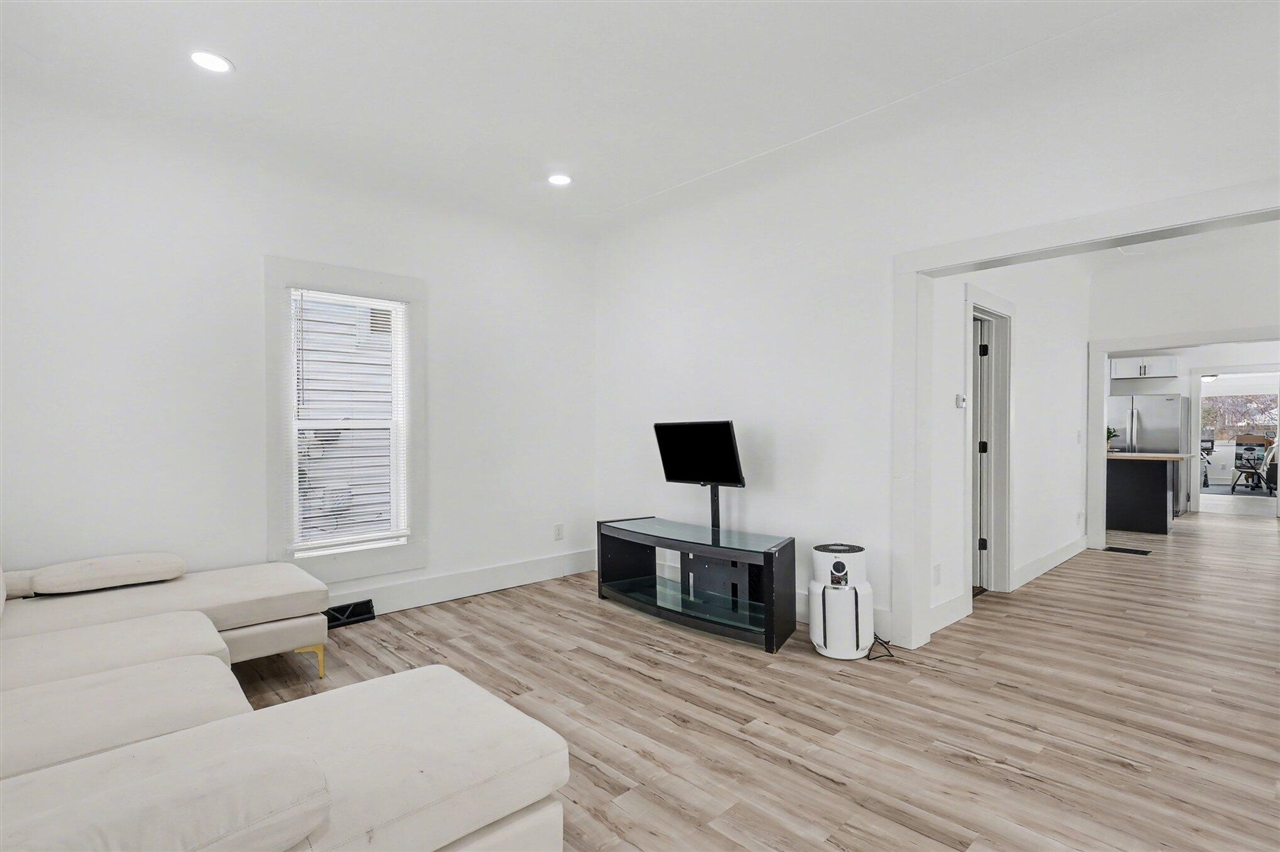 239 E Isabella Avenue, Muskegon, MI, 49442-3524