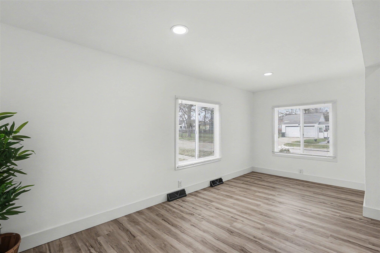 239 E Isabella Avenue, Muskegon, MI, 49442-3524