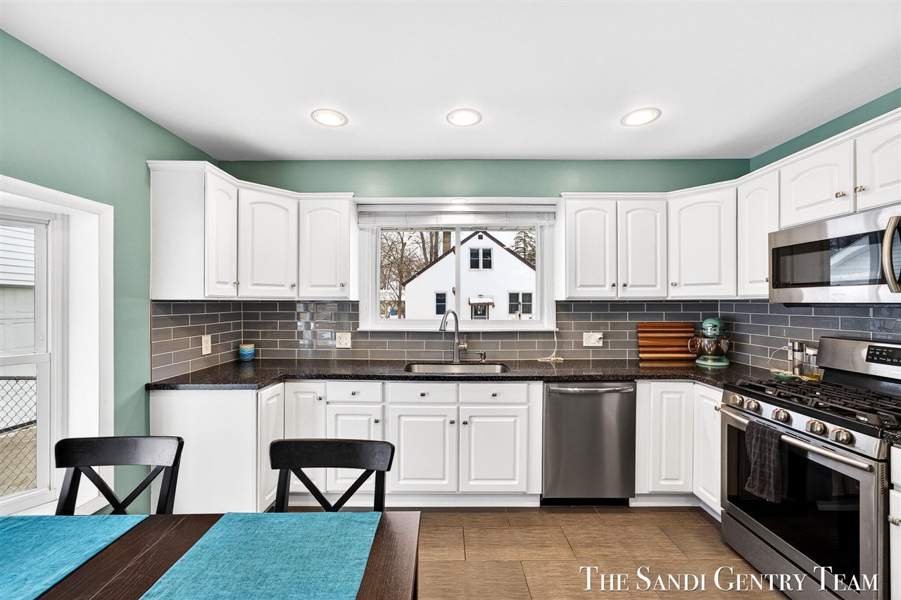 16759 152nd Avenue, Spring Lake, MI, 49456-2108